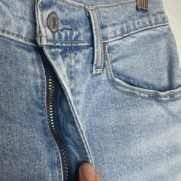 Levi’s Ribcage Bermuda Shorts Light Blue Distressed Denim Shorts 30 Women’s - Picture 4 of 4